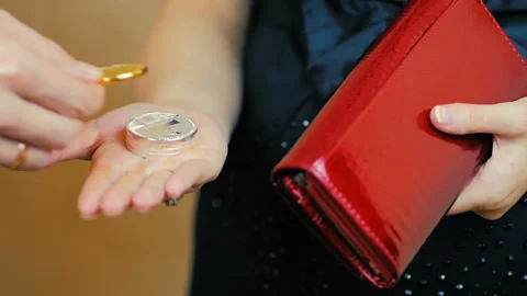 SLOW MOTION: close-up a man pays for services with the help of crypto-currency. Video stock 86557026