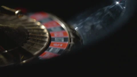 Slow motion close-up roulette wheel on number Vídeos de archivo 335700069