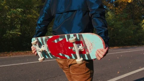 SLOW MOTION: Close-up skateboarding Video stock 81212254