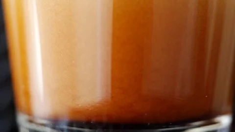 Slow-motion coffee foam Vídeo Stock 81985663