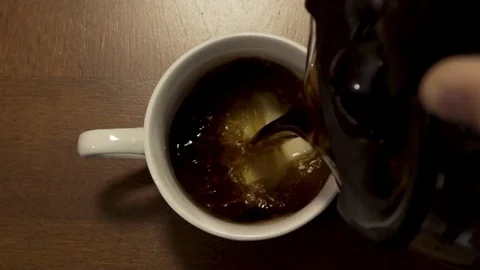 Slow Motion Coffee Pour - 120 fps Stock-Footage 76909331
