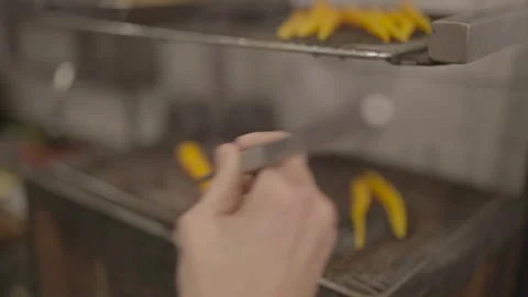 Slow motion of cooked carrots on grill 库存影片 336366512