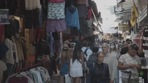Slow motion crowd of people in Athens flea market Stockbeeldmateriaal 201796893