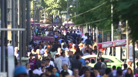 Slow motion, crowd of people walking on Mexico City Street Vidéo 71140454