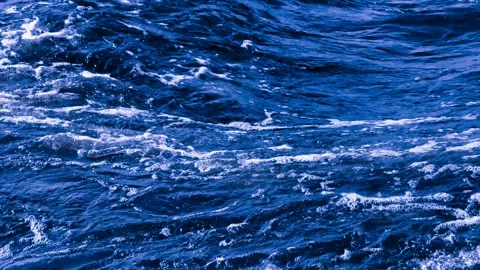 Slow motion dark blue ocean waves with dramatic foam and turbulent motion. Stock-Footage 307012285