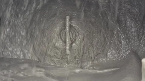 Slow Motion Dramatic Interior Shot of a Cement Mixer - 4K Vídeos de archivo 331702225