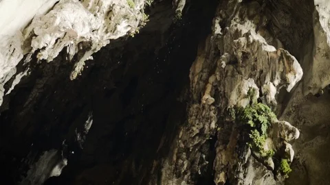 Slow Motion of Dripping Water At The Nature Formation Limestone Cave 库存影片 120468341