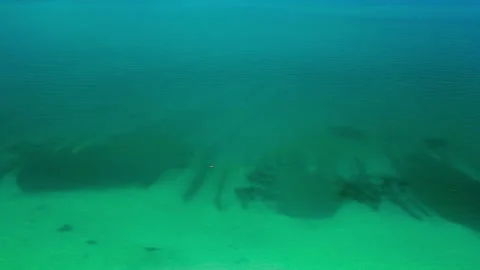 Slow Motion Drone View Above Emerald Sea. Koh Samui. Thailand. Stockbeeldmateriaal 340005991