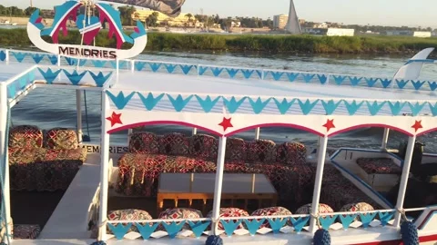 Slow Motion of an Egyption local felucca tour boat with large egyption Vidéo 239589841