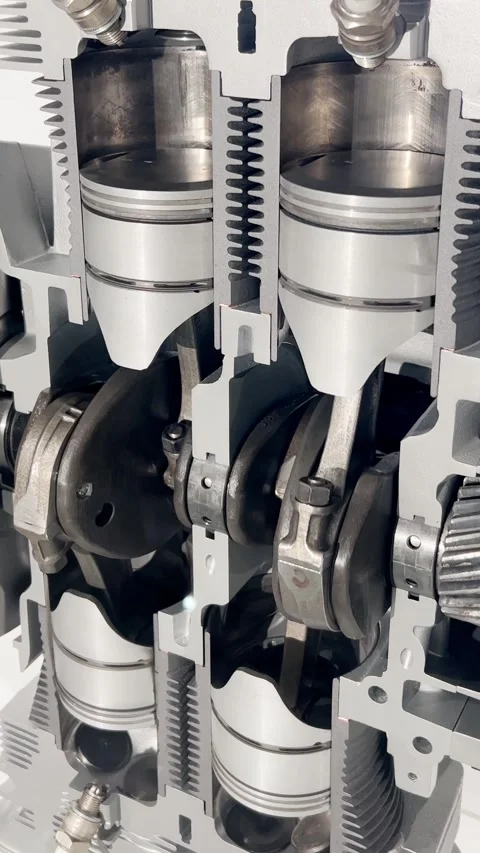 Slow motion, engine pistons, valve and crankshaft working, car engine inside Video stock 253740355