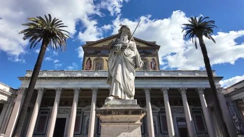 Slow Motion Exterior View Of Saint Paul Apostle Statue Rome Vídeos de archivo 331538719
