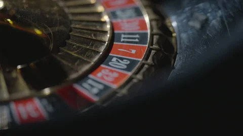 Slow motion extreme close-up numbers with ball on zero Vidéo 335700149