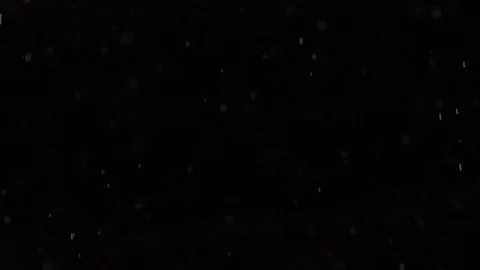 Slow motion Falling raindrops footage on dark black background 库存影片 104736181