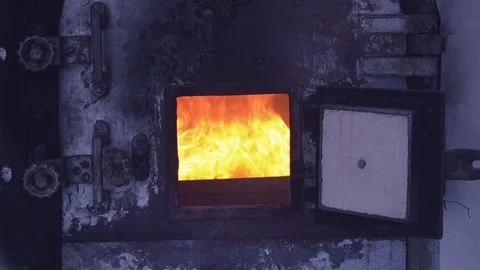 Slow motion fire flame cremate death people burning on dark background. 库存影片 116912667