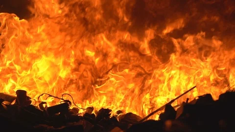 Slow motion fire flame, super slow hot power of bon fire on night background Vídeo Stock 121010007