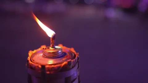 Slow motion fire grow burning on lantern on dark night background 库存影片 116911425
