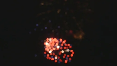 Slow Motion Fireworks going in and out of focus 動画素材 78076838