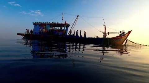 Slow Motion of Fisherman pulling the net. Fishermen's boats. Big Trawlers. 스톡 동영상 280328067