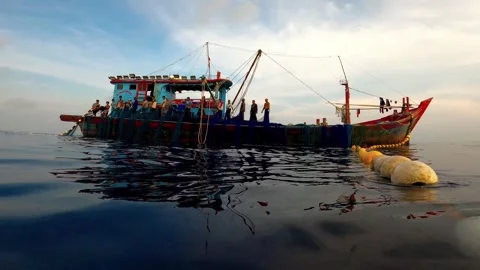 Slow Motion of Fisherman pulling the net. Fishermen's boats. Big Trawlers. 스톡 동영상 280328114