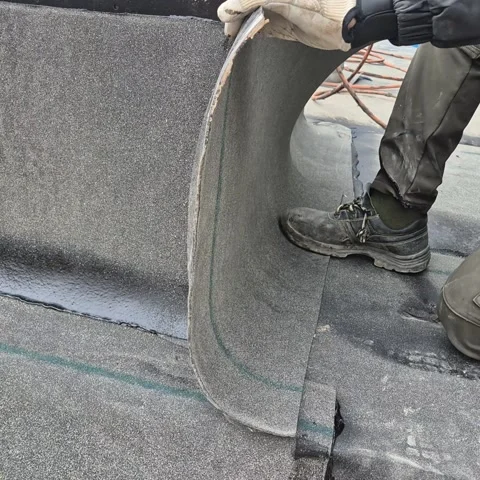 Slow Motion Fitting of Waterproofing Membrane on Shaft Wall 库存影片 332932097