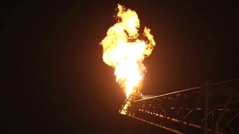 Slow Motion Flare Tip Burning at Night. Video stock 129529012