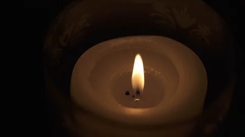 Slow motion Flickering Candle in low light 스톡 동영상 87554138
