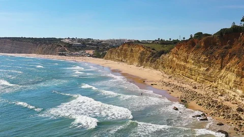Slow Motion Flight Over Atlantic Ocean Waves 库存影片 109415741