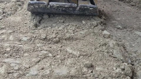 Slow Motion Front View of Worker Operating Plate Compactor. Vídeo Stock 332245932