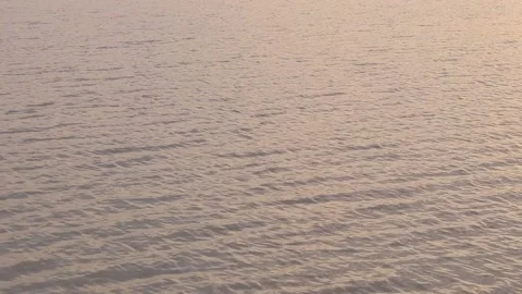 Slow motion of golden ocean waves background. Video stock 171412502