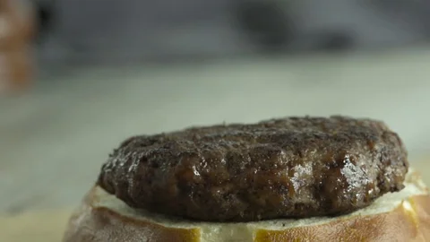 Slow Motion Hamburger Toppings Drop; Tomato and Lettuce 스톡 동영상 70934272