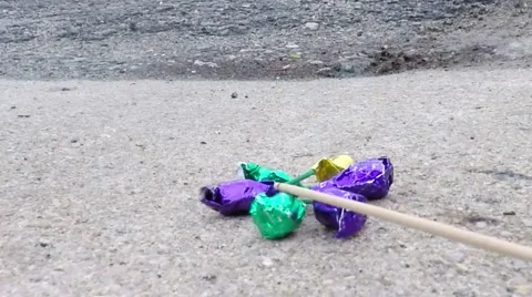 Slow motion of an ignite fire crackers with joss stick 库存影片 47198004