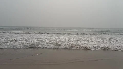 Slow Motion Impact of Large Waves Breaking on the Beach 스톡 동영상 331114306