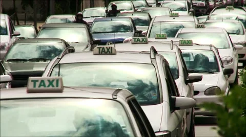 Slow motion of intense traffic on main avenue in São Paulo Stock Footage 50419931