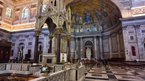 Slow Motion Interior View Of Altar And Apostle Tomb San Paolo Rome Stock-Footage 331539117