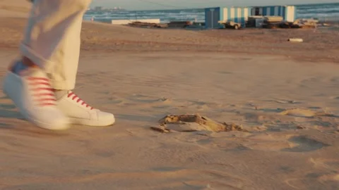 SLOW MOTION:, LOW ANGLE, CLOSE UP, DOF Unrecognizable woman going in the hot 스톡 동영상 157725680