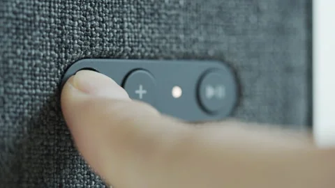 Slow motion lowering volume level on speaker panel 4K footage 스톡 동영상 171605139