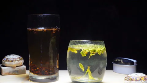 Slow motion of making tea with boiling water Stock-Footage 93011654