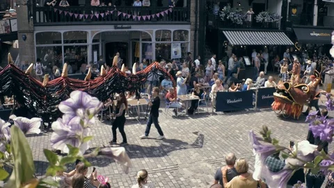 Slow motion Midsummer Watch Parade. Dragons, Devil, imp and drums. 動画素材 92502245