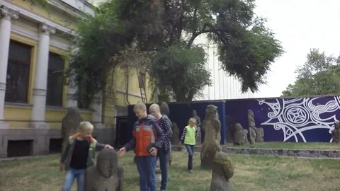 Slow motion, Moving the camera. Idols of the ancient Scythians and Sarmatians. 库存影片 79755118