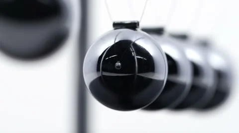 Slow Motion Newton's Cradle 库存影片 65430121