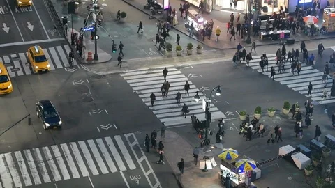 Slow motion of night at Herald square, New York City, people on street Video stock 100515156