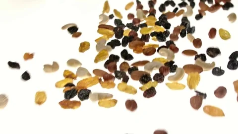 Slow motion - nuts and raisins - 120fps Vídeo Stock 80339680