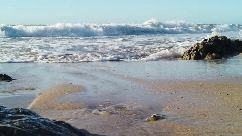 Slow motion ocean wave on shore 4k Video stock 202266529