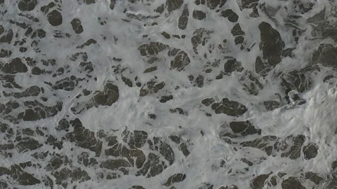 Slow motion overhead aerial of waves crashing off the shore of Palos Verdes, CA Vídeos de archivo 150720067