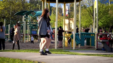 Slow motion of people having fun at park Video stock 75945121