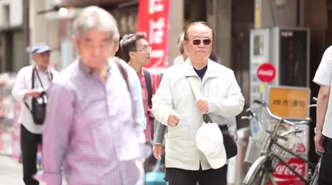 Slow Motion - People walking through Asakusa district in Tokyo, Japan. Video stock 41435069