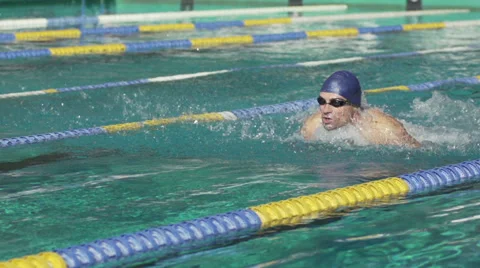 Slow Motion Of Professional Swimmer Performing The Butterfly Stroke 库存影片 34162734