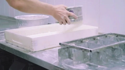 Slow motion pulling the flower to dough 库存影片 73374192