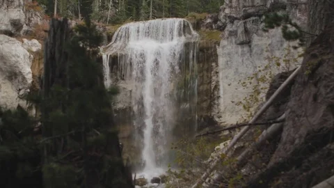 Slow Motion push into beautiful, powerful, Pacific Northwest Waterfall Video stock 81419532