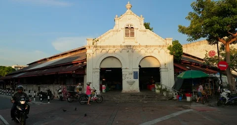 Slow motion of the quant streets in Georgetown, Malaysia. Stock Footage 115063919
